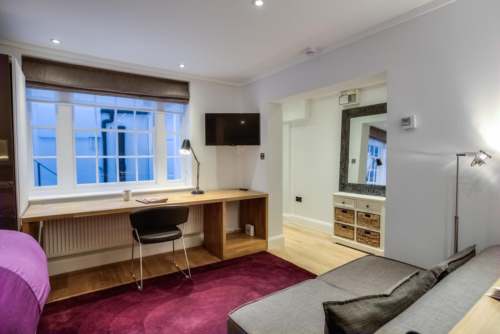 Eson2 / The York Street Nest * Londra